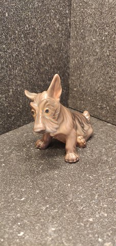 Scottish terrier from Dahl Jensen. number 1094. marked as first. 7,5cm